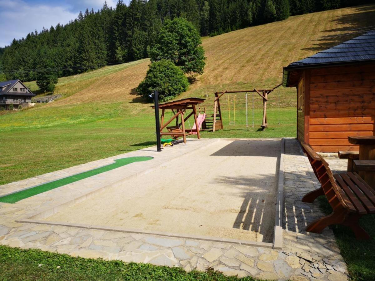 Valassky Dvur Velké Karlovice Extérieur photo