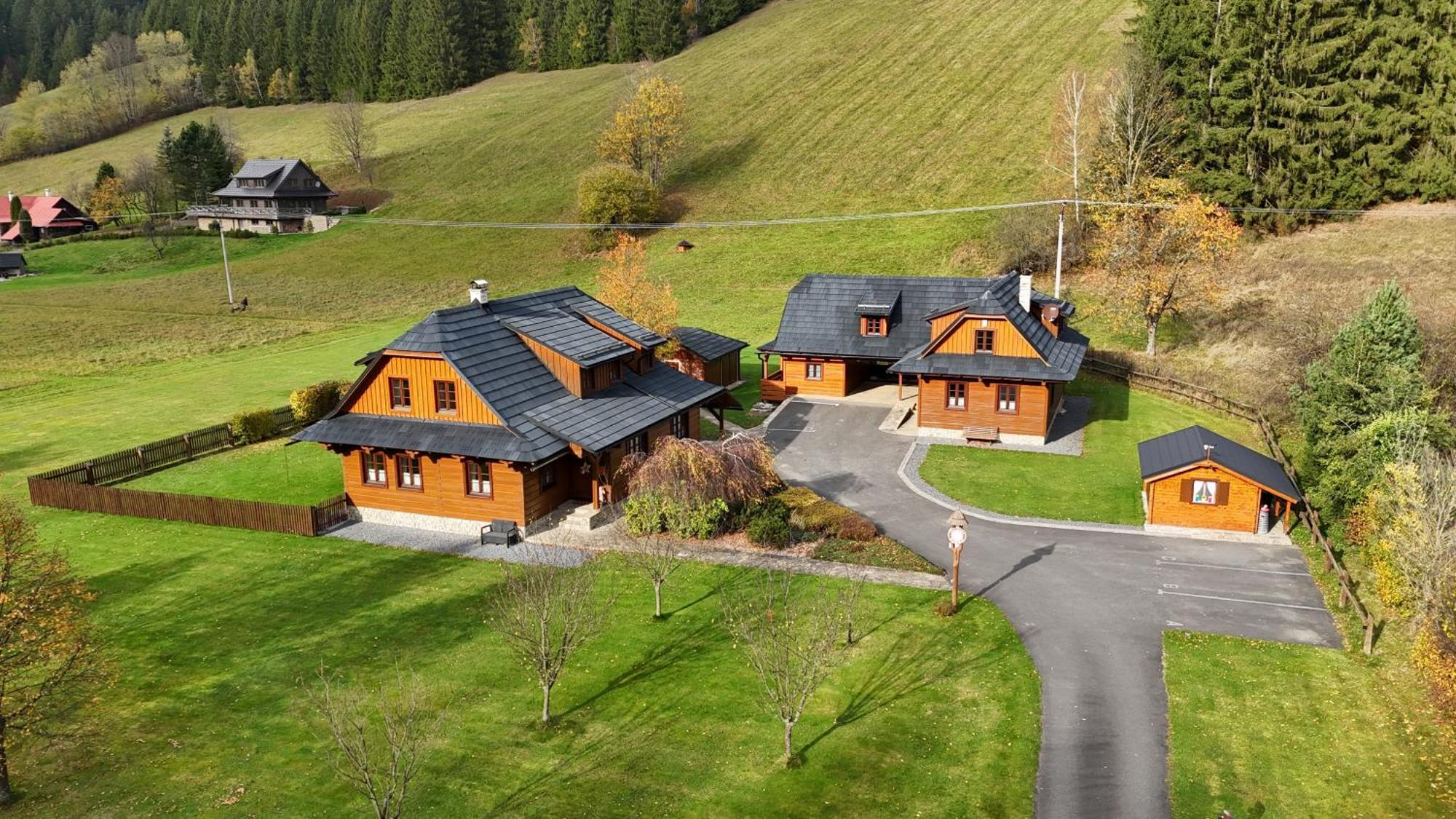 Valassky Dvur Velké Karlovice Extérieur photo