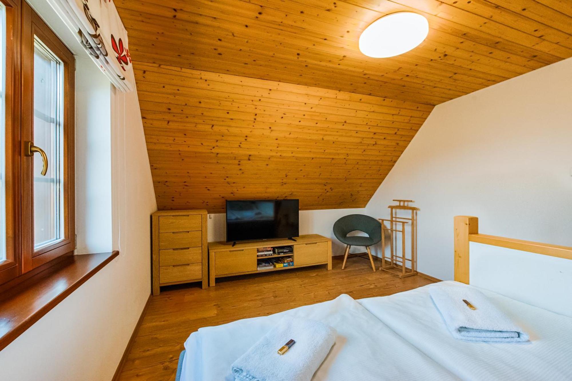Valassky Dvur Velké Karlovice Extérieur photo