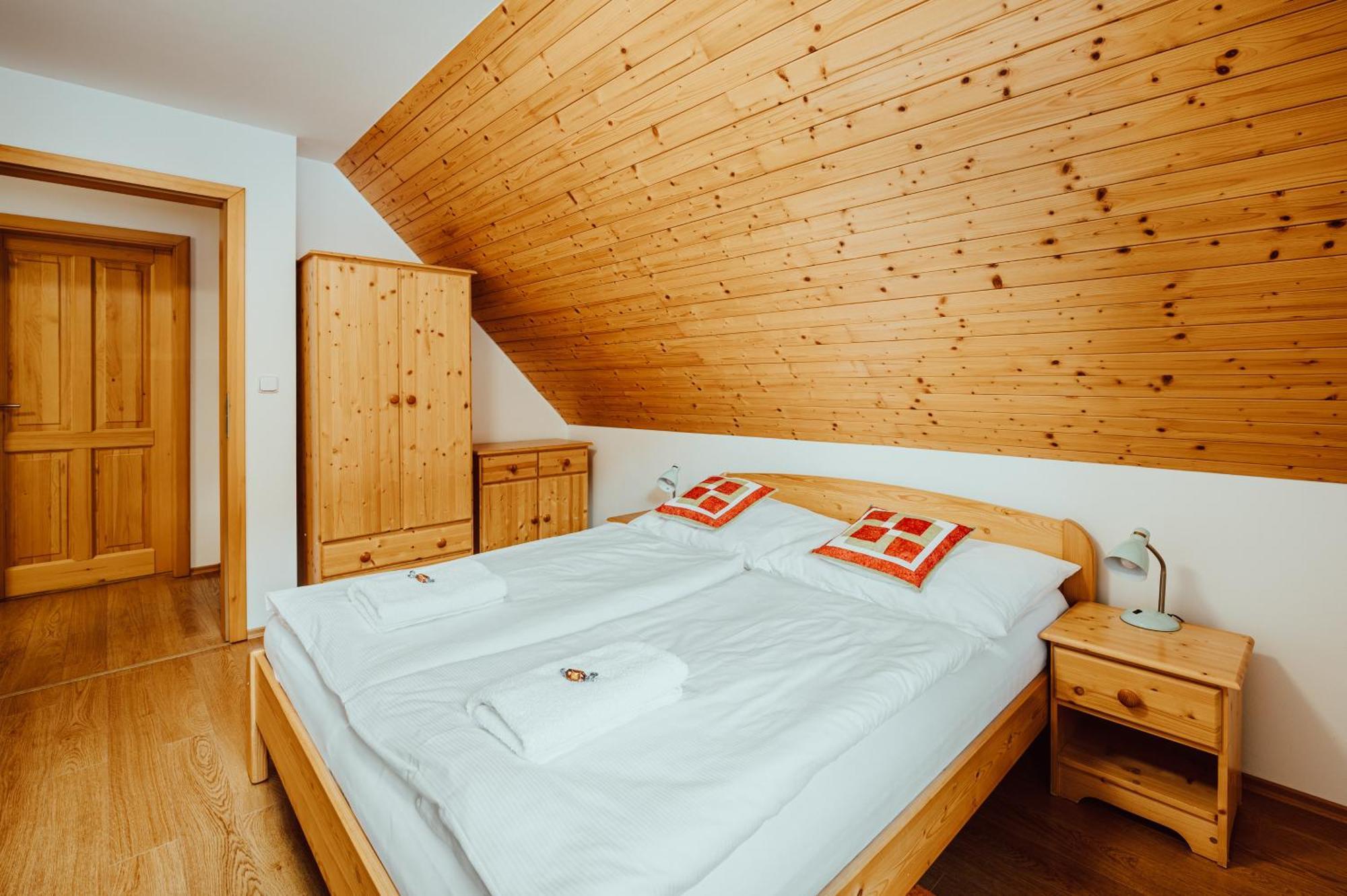 Valassky Dvur Velké Karlovice Extérieur photo