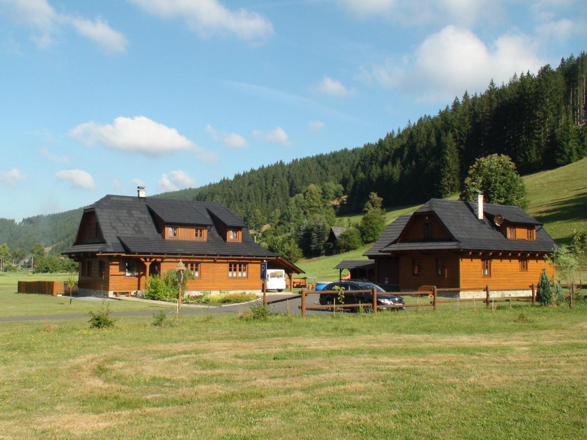 Valassky Dvur Velké Karlovice Extérieur photo